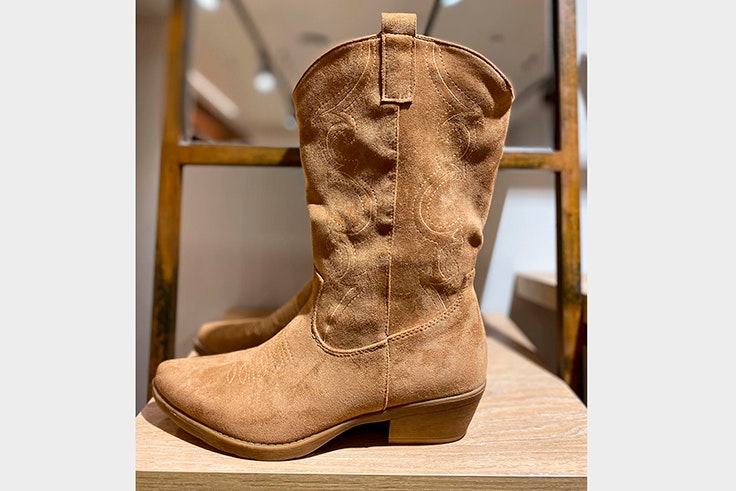 Botas cowboy en color marrón de Trendie