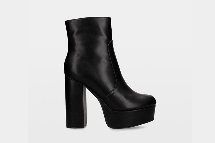 Botas negras con tacón y plataforma de Ulanka