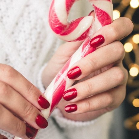 Los colores para uñas perfectas para la Navidad 2022