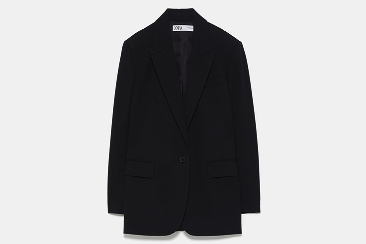 Blazer negra amplia de Zara