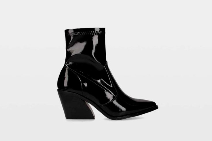 Botines negros acharolados con tacón de Ulanka