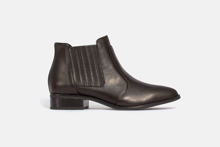 Botines negros planos de la zapatería Vas