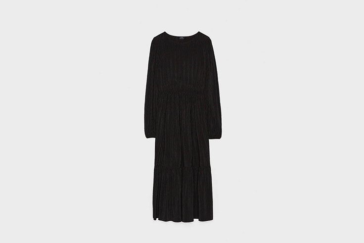 vestido negro plisado con manga abullonada de Bershka vestidos de invierno