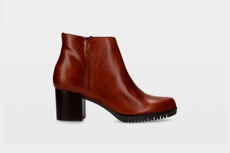 Botines marrones con ligero tacón de Ulanka