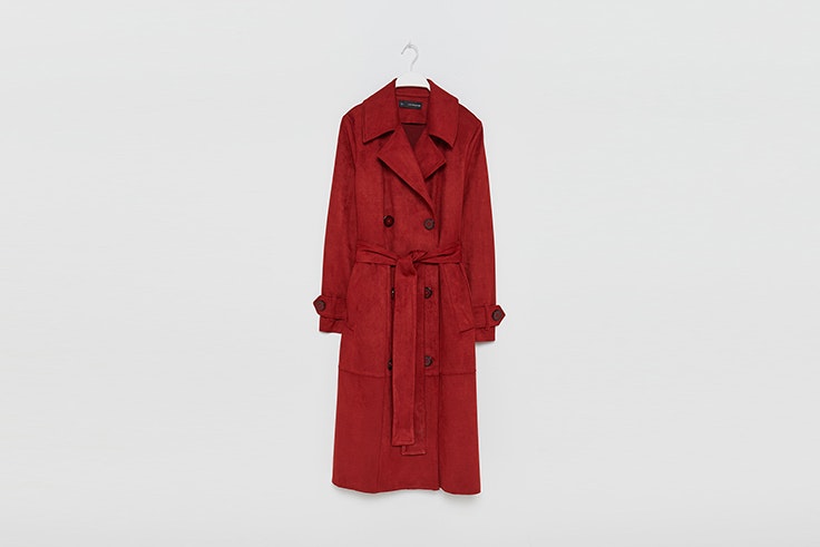 trench rojo efecto antelina de sfera San Valentín