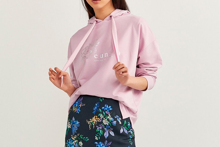 Sudadera con capucha en color rosa y detalle de lazo de Springfield