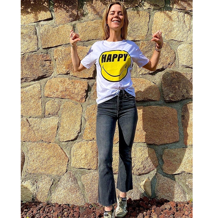 amelia bono looks para estar por casa positivo camiseta con mensaje