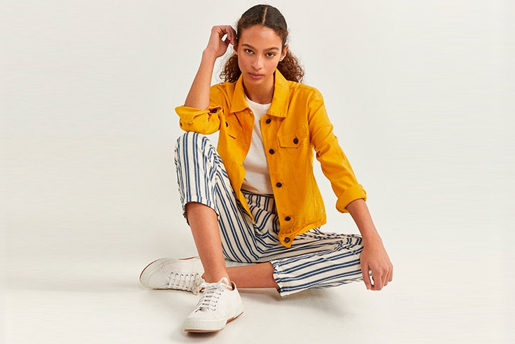 family first springfield more than ever colección primavera verano 2020 cazadora amarilla pantalón rayas