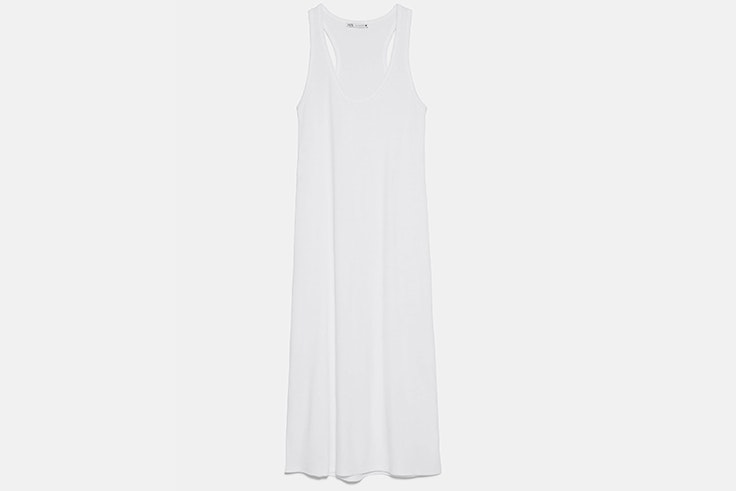 Vestido blanco de punto y tirantes de Zara