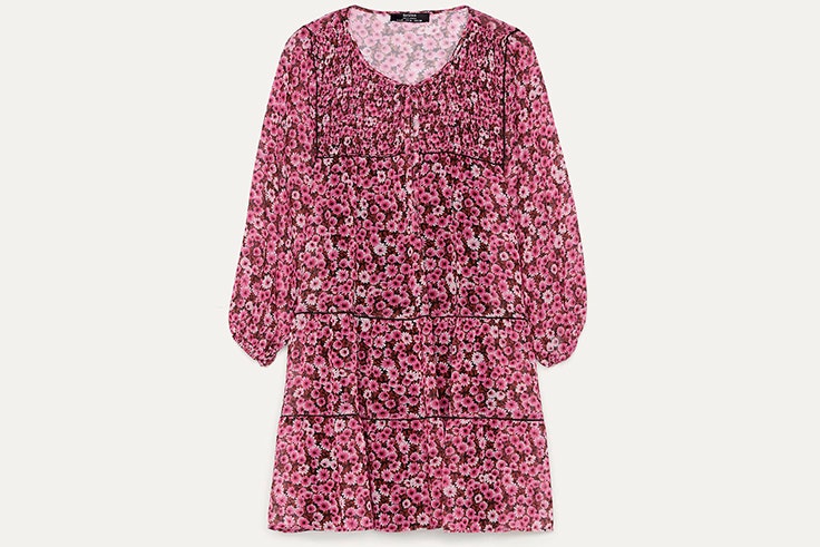 vestidos de verano Vestido de flores en tonos rosas de Bershka