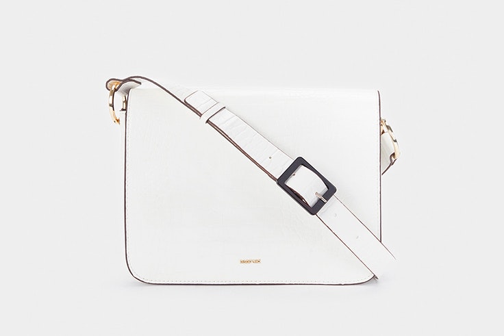 Bolso bandolera en color blanco de Parfois