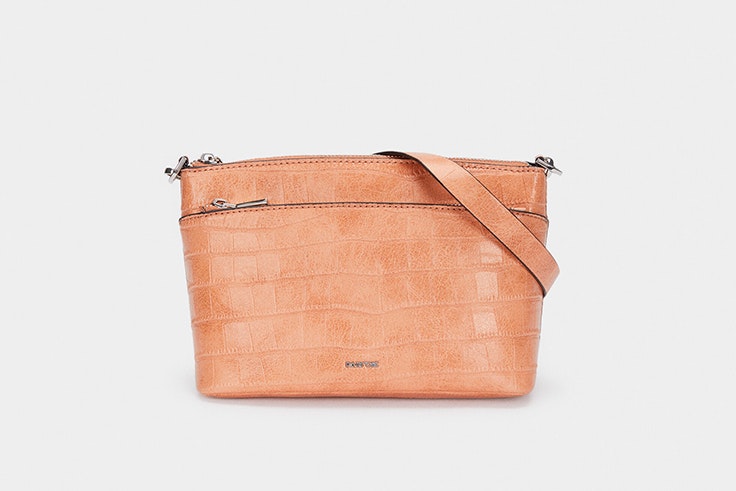 Bolso rosa tipo bandolera de Parfois