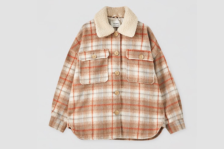 Sobrecamisa de cuadros con borreguillo de Pull & Bear
