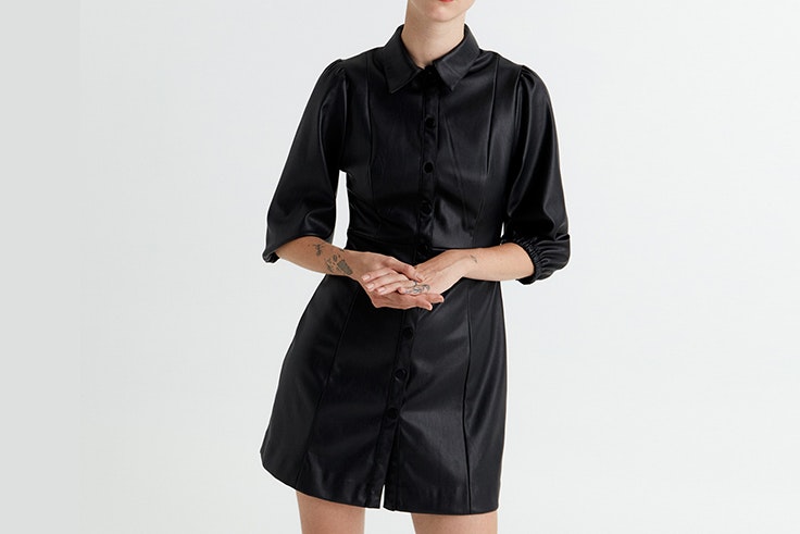 Vestido negro efecto piel de Sfera