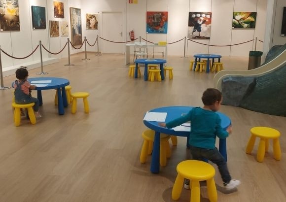 Arte y parque infantil: Max Art Center
