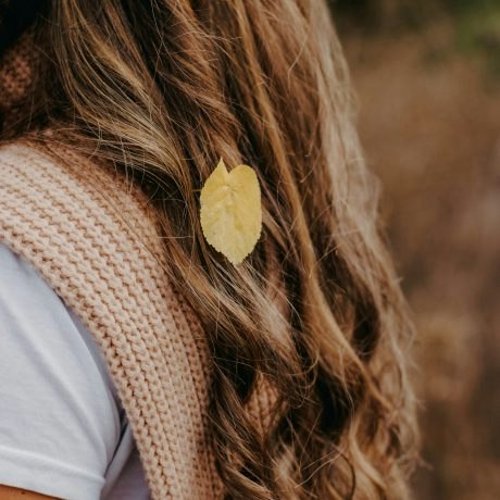 Rutina para cuidar tu cabello en otoño