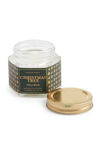 Brilha brilha lá no céu | A estrelinha lembra a celebração do Natal e é um ponto de luz que cria ambiente. | Vela, Primark, 3€