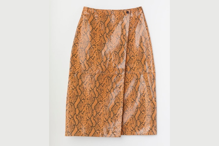 falda-cuero-estampado-serpiente-amarilla-hm