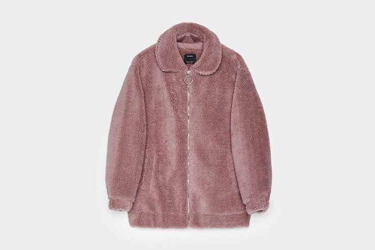 chaqueta-borreguito-rosa-bershka