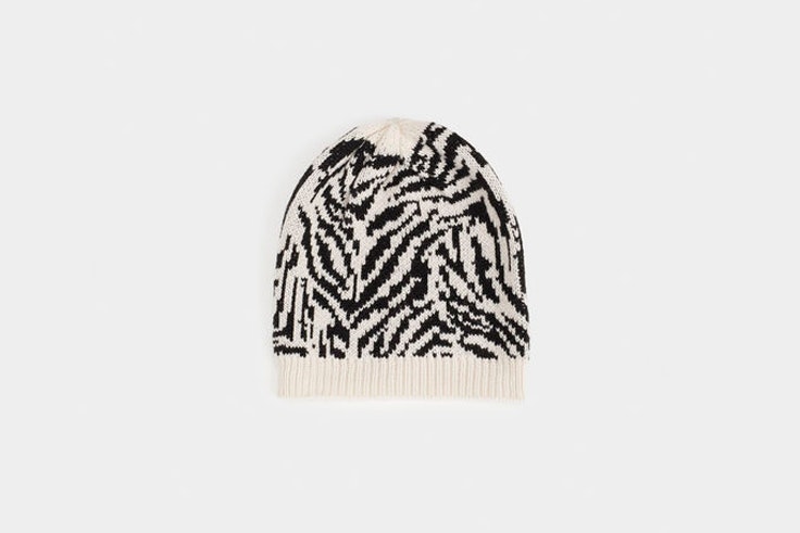 gorro-estampado-cebra-parfois