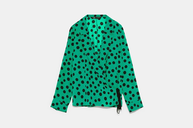 blusa-manga-larga-color-verde-estampado-lunares-zara-2