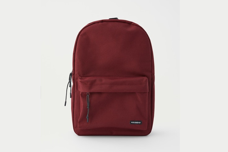 mochila-roja-pull-and-bear