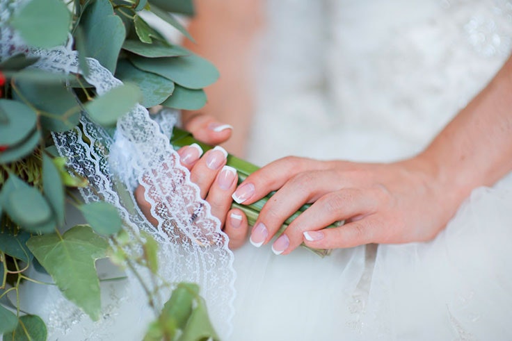 Uñas-de-Gel-Decoradas-Elegantes-bride