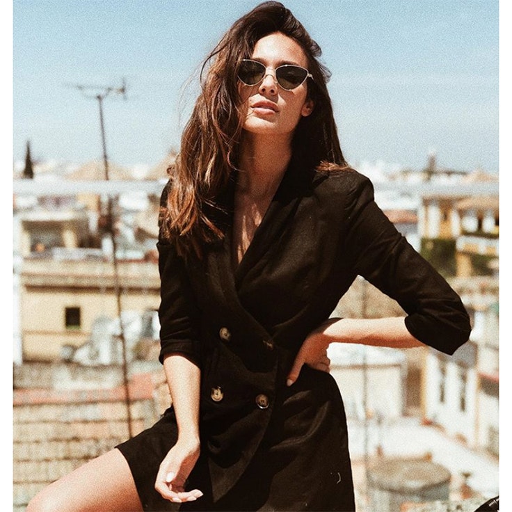 ana-moya-calzado-vestido-negro
