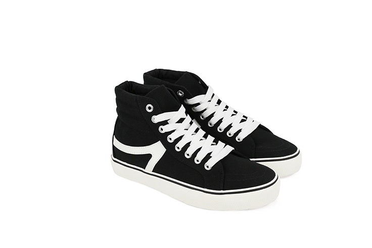 Zapatillas negras de Chika10