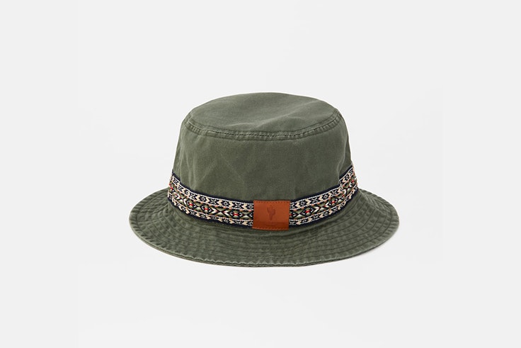 gorro-buket-hat-kaki-pull-and-bear