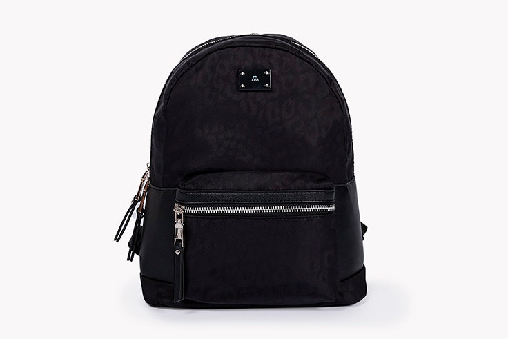 mochila negra paco martinez