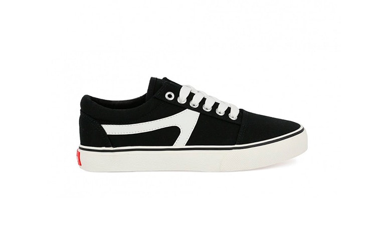 zapatilla negra chika10