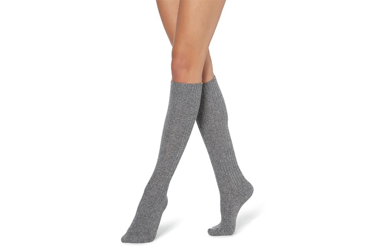 Calcetines largos en color gris de Calzedonia