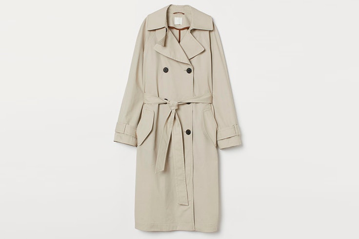 Gabardina clásica en color beige con cinturón de H&M