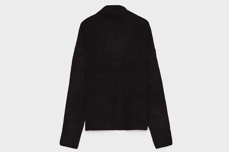 Jersey de cuello vuelto en color negro de Bershka
