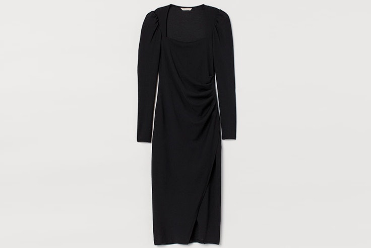 Vestido negro ajustado con detalle de drapeados de H&M