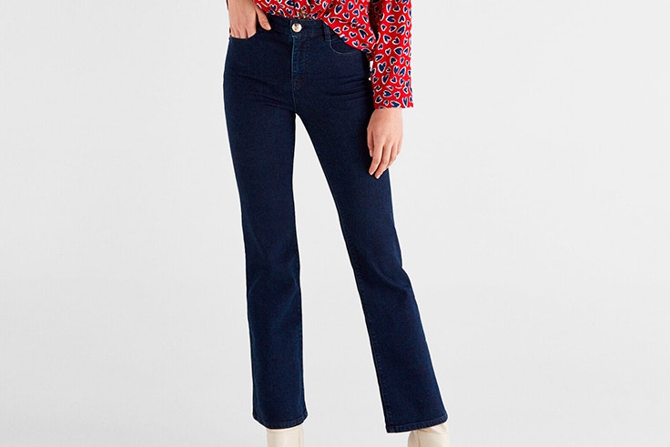 Pantalón vaquero acampanado de Cortefiel