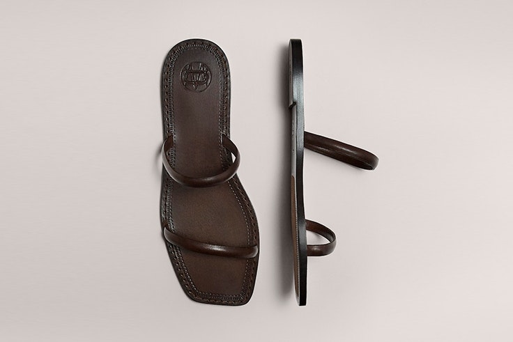 Sandalia de tiras en color marrón de Massimo Dutti