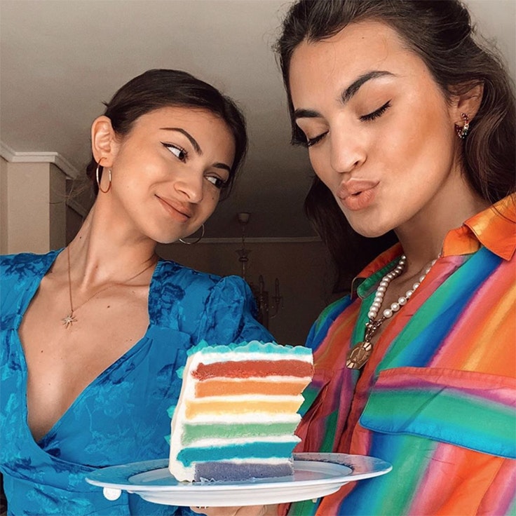 marta lozano planes durante la cuarentena cocinar pastel de colores con tu hermana