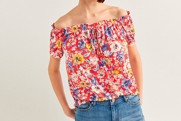 estampados de tendencia Blusa de flores de Springfield