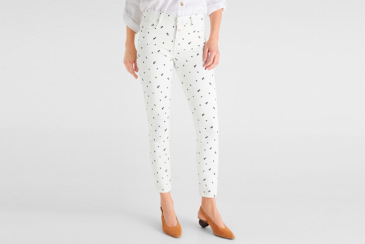 estampados de tendencia Pantalón de flores de Cortefiel