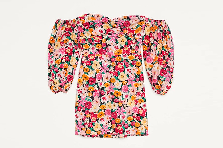 Vestido de flores con escote bardot de Bershka