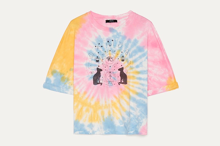 Camiseta de colores con estampado tie dye de Bershka