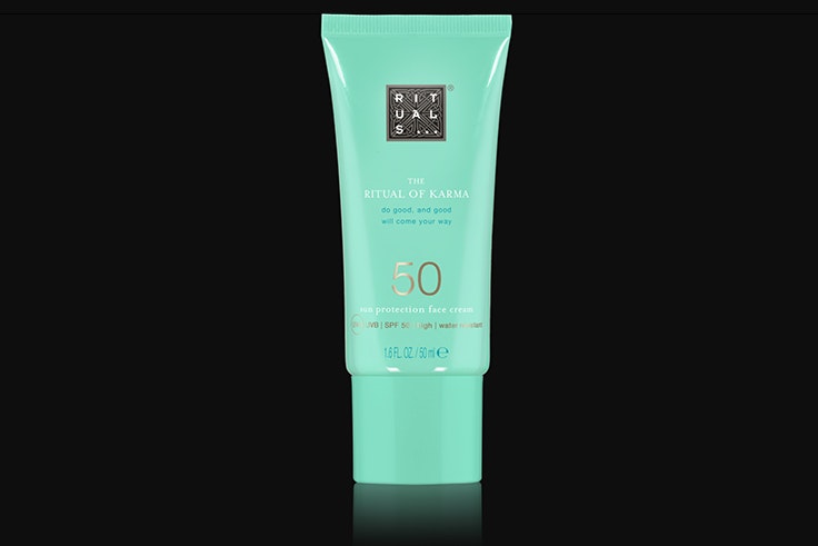 rutina de belleza verano Protección solar para el rostro SPF 50 de Rituals