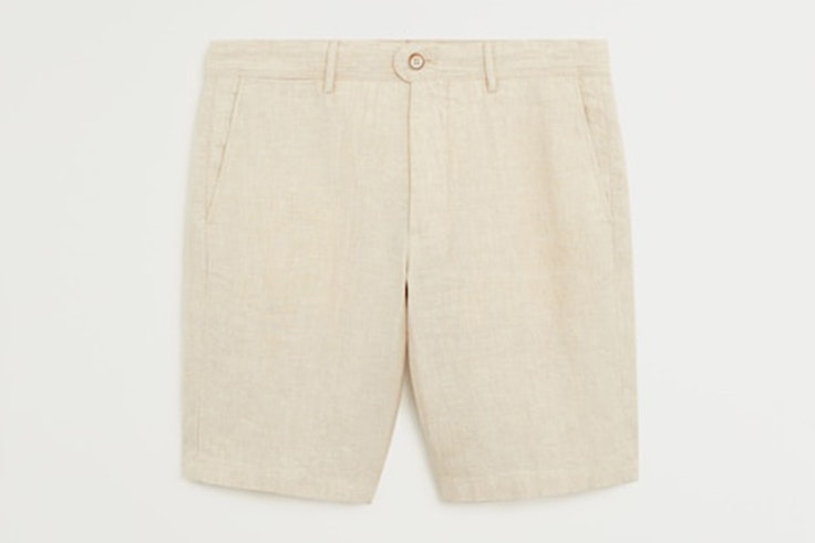 Bermudas de lino en color beige de Mango rebajas de plaza mayor verano 2020