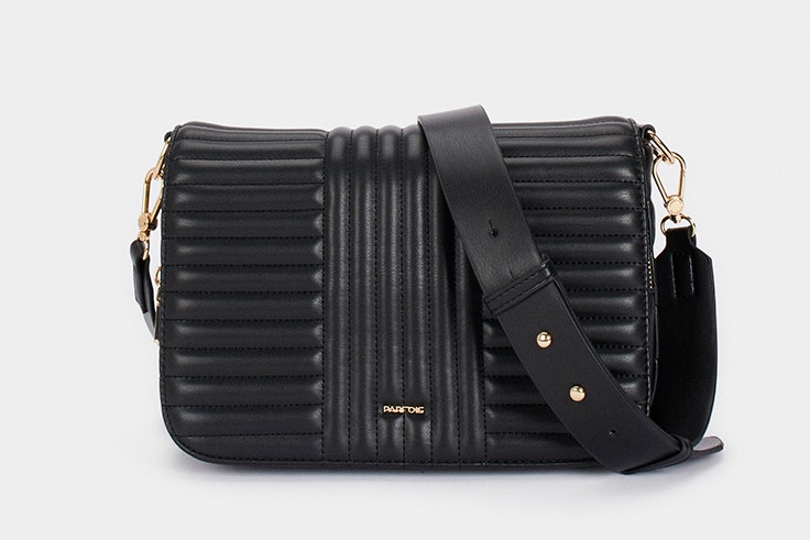 Bolso acolchado en color negro de Parfois