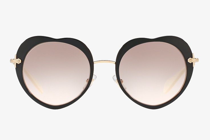 rebajas de verano 2020 Gafas de sol en forma de corazón de Miu MIu. Disponibles en Sunglass Hut