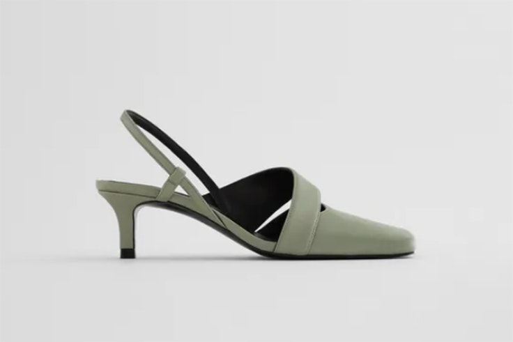 Zapatos de tacón verdes de Zara
