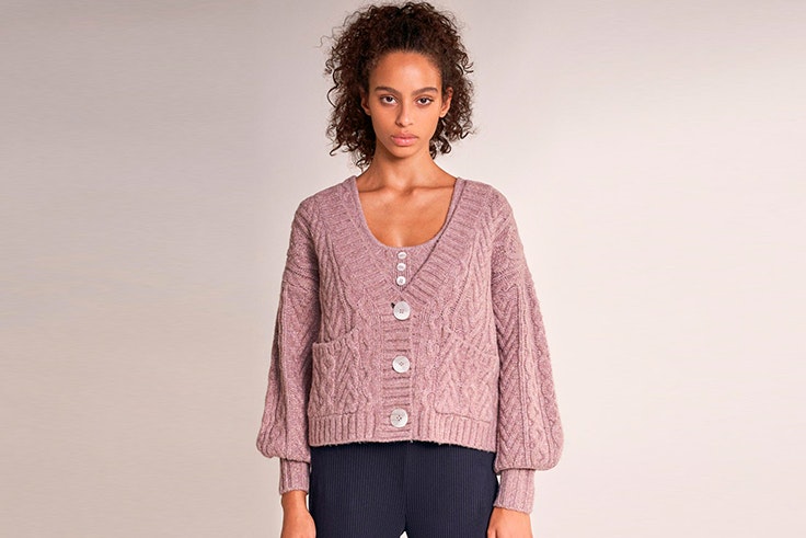 Chaqueta de punto corta con botones lila salsa jeans