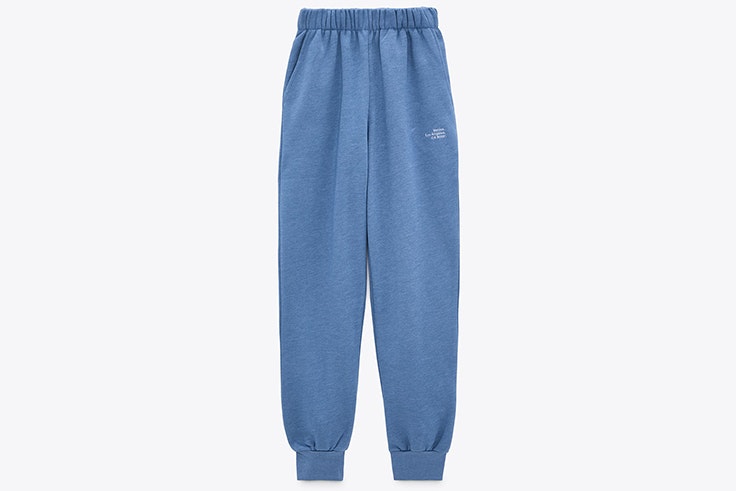 Pantalones en color azul de Zara